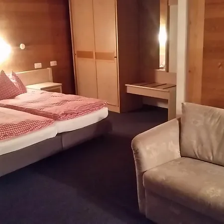 Hotel Baren *