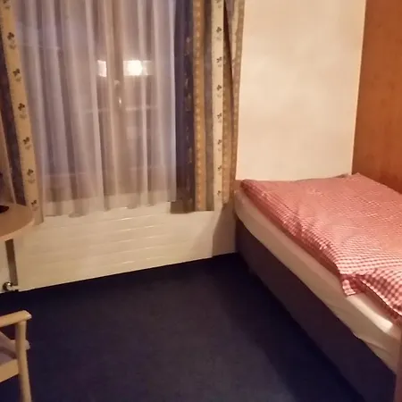 Baren Hotel